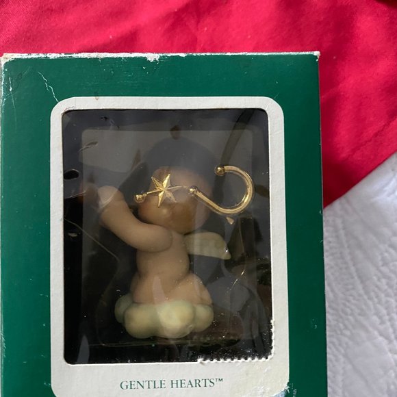 Christmas Ornaments Bisque Angel Baby & Carved Wood & Serving Display - Picture 3 of 9